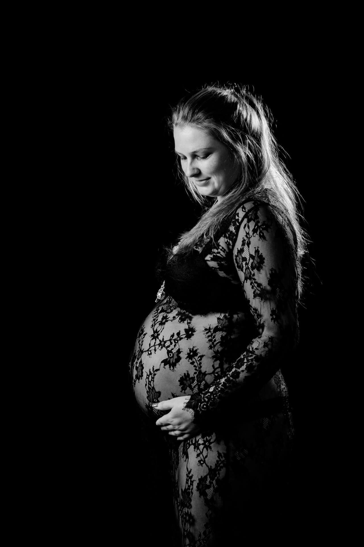 Fotoshoot zwanger fotostudio Deventer door fotograaf Grietje Mesman