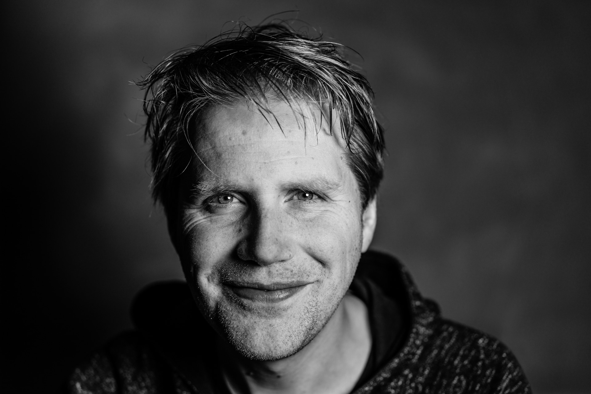 Portretfotografie man zwart-wit fotostudio Deventer fotografe Grietje Mesman