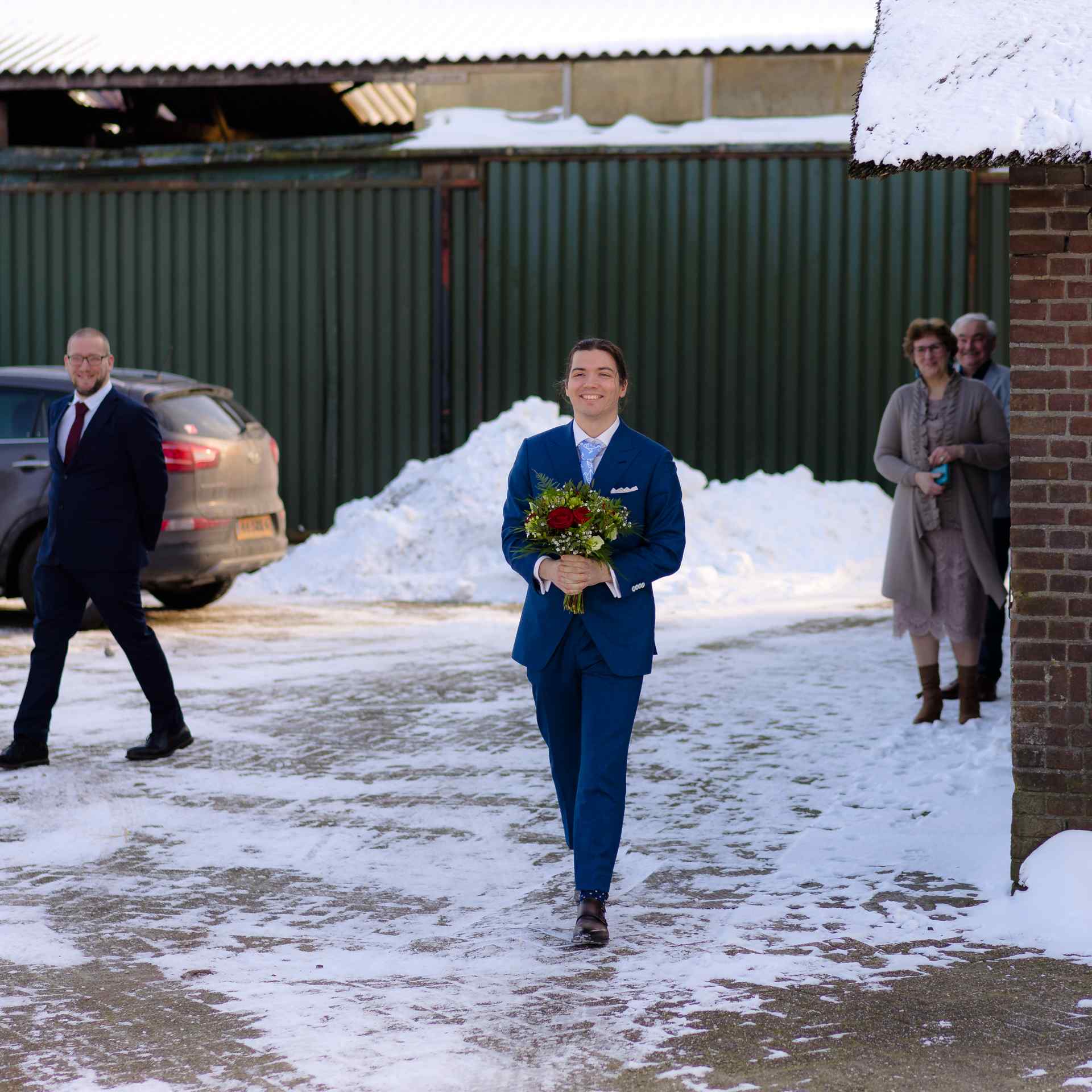Bruiloft Kasteel Ter Horst Loenen in winter met sneeuw