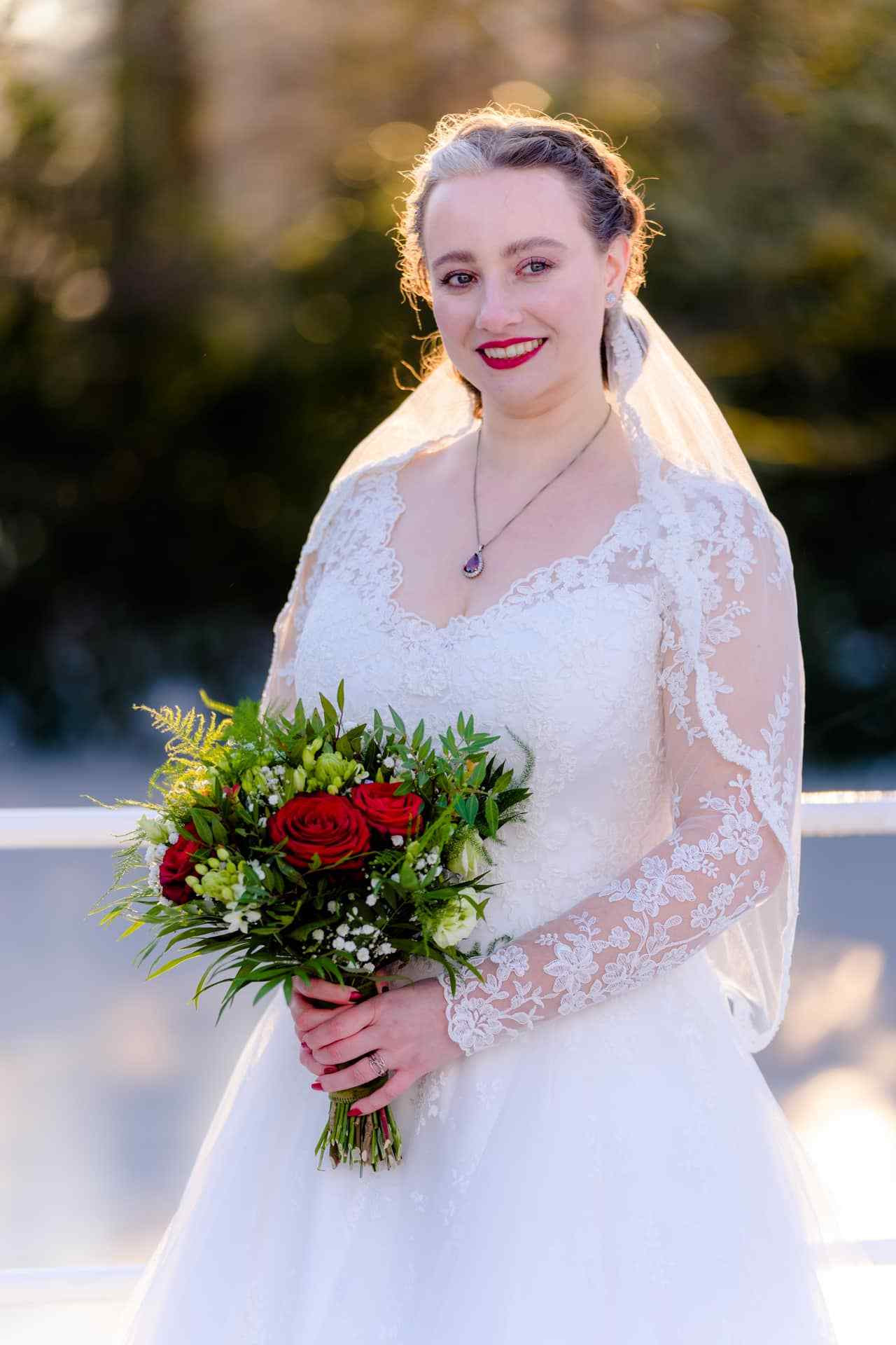 Bruidsfotografie Kasteel Ter Horst Loenen, trouwfotografie door trouwfotograaf Grietje Mesman, portret bruid